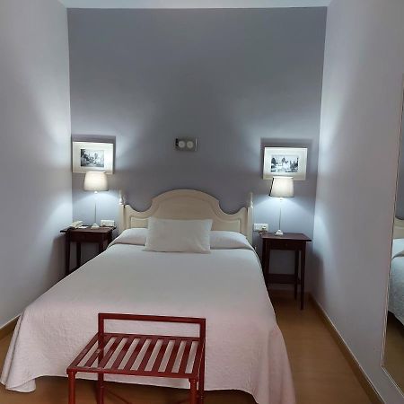 Hotel Londres Севилья Экстерьер фото
