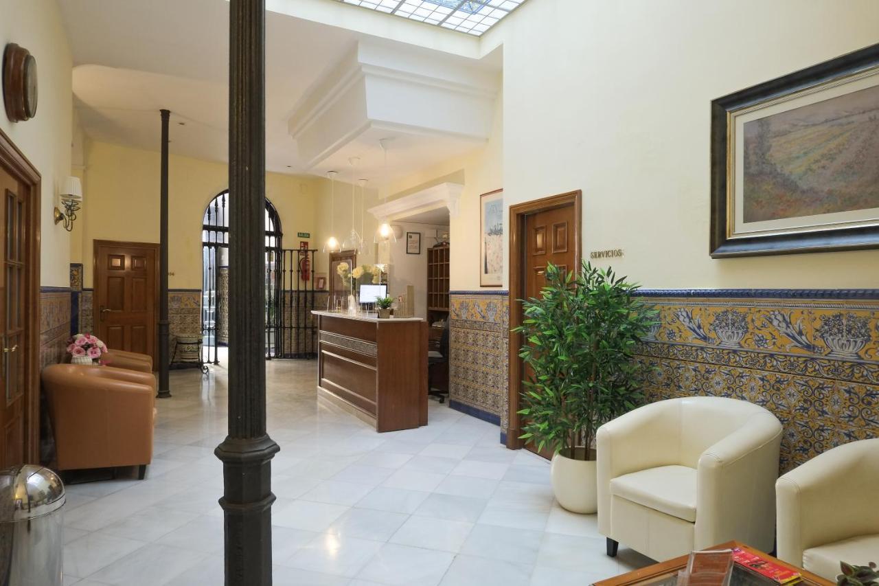 Hotel Londres Севилья Экстерьер фото