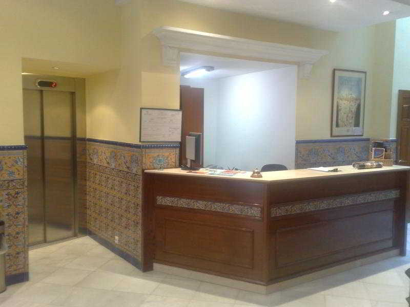 Hotel Londres Севилья Экстерьер фото
